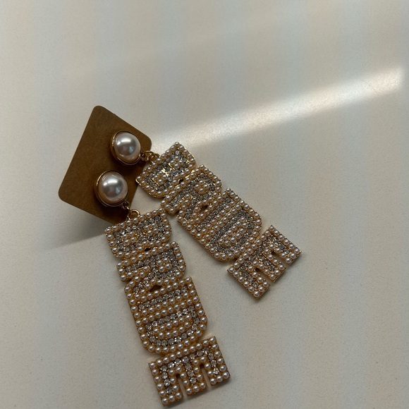 NEW sparkly BRIDE earrings! Rhinestone & Pearl-catches the light! ✨check video✨ - Picture 10 of 10